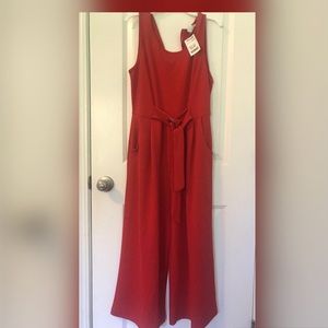 NWT STRETCHY RED SLEEVELESS JUMPSUIT SIZE LARGE